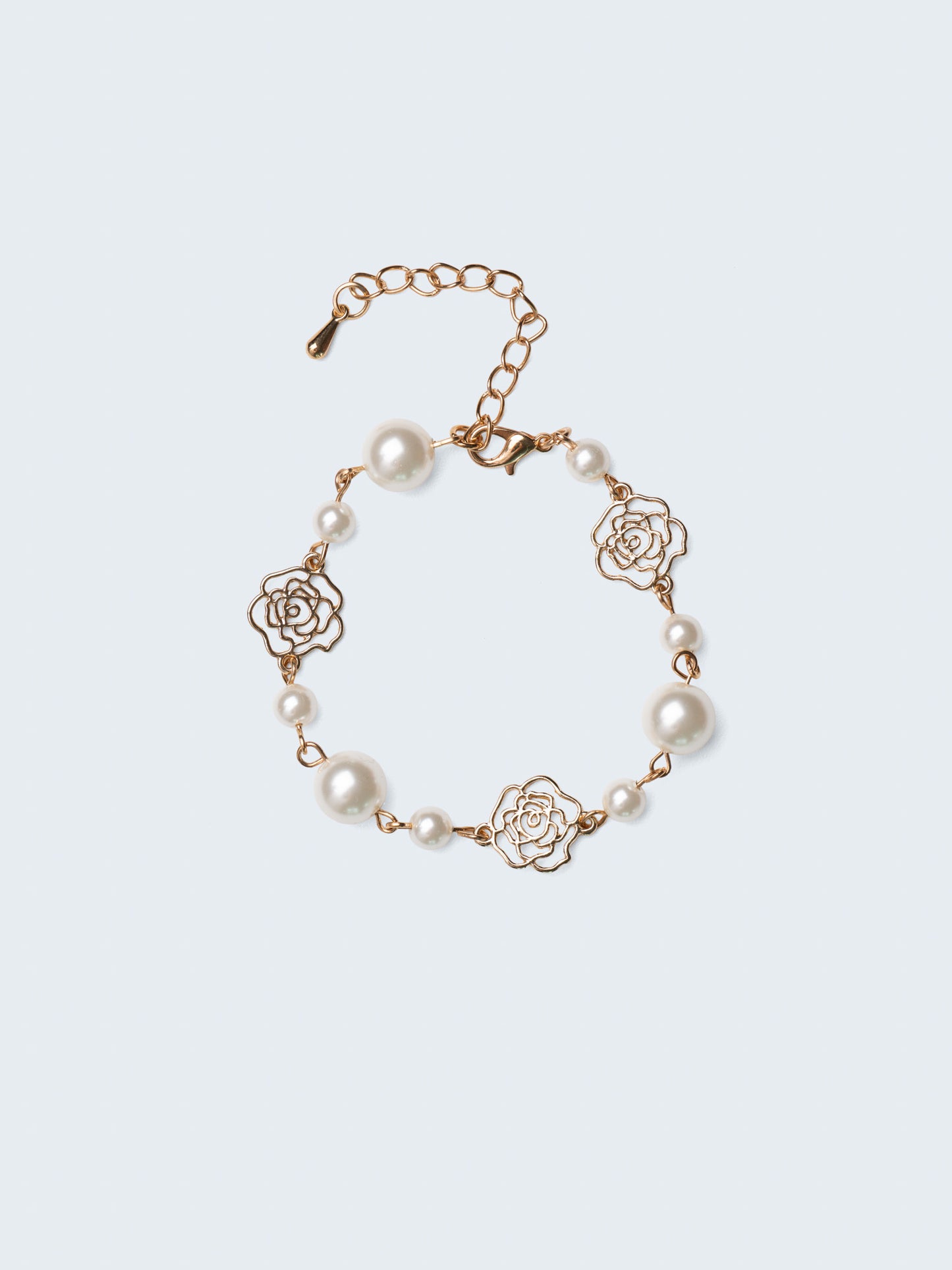 Simple Camellia Gold Bracelet
