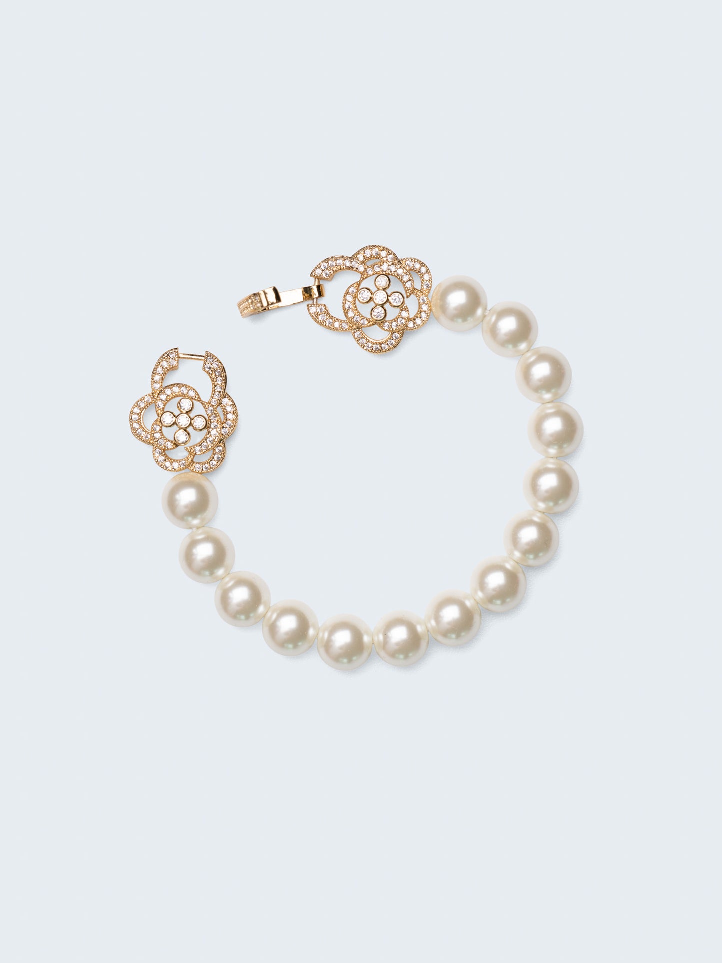 Camellia Buckle Pearl Bracelet